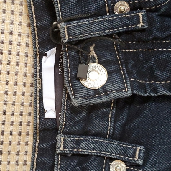 Zara High Rise Mom  jeans - Picture 6 of 6